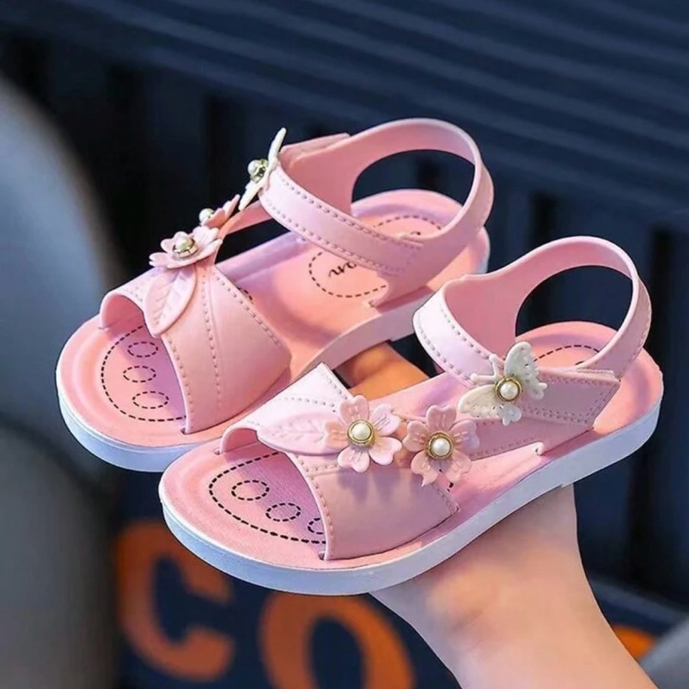 Little girl new size 10 but fit like 8 Pink Sandals